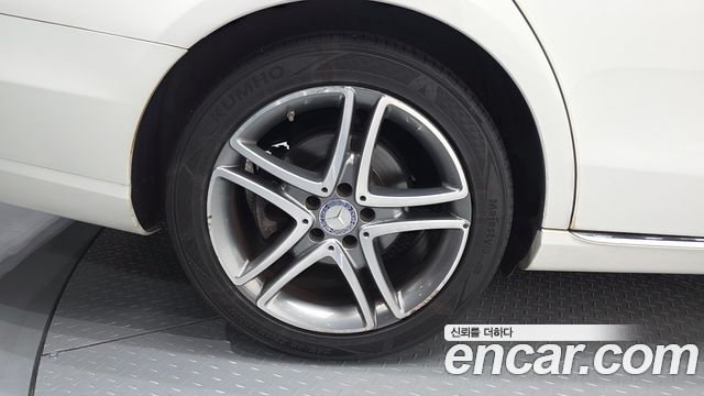 Mercedes-Benz E-Class 2017 — photo 5