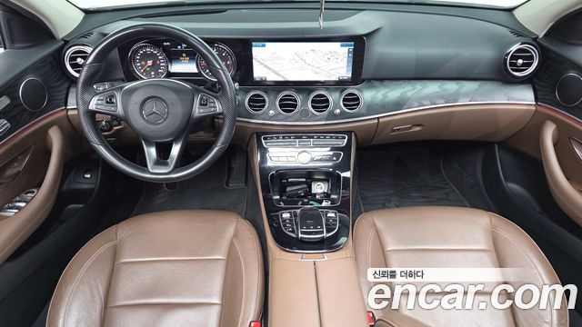 Mercedes-Benz E-Class 2017 — photo 7
