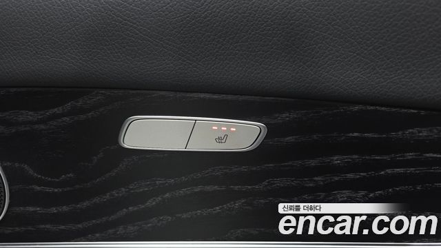 Mercedes-Benz E-Class 2017 — photo 19