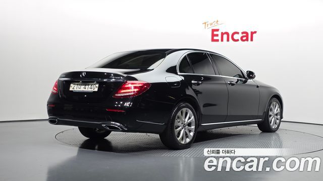 Mercedes-Benz E-Class 2018 — photo 2