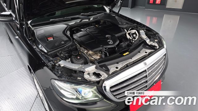 Mercedes-Benz E-Class 2018 — photo 6