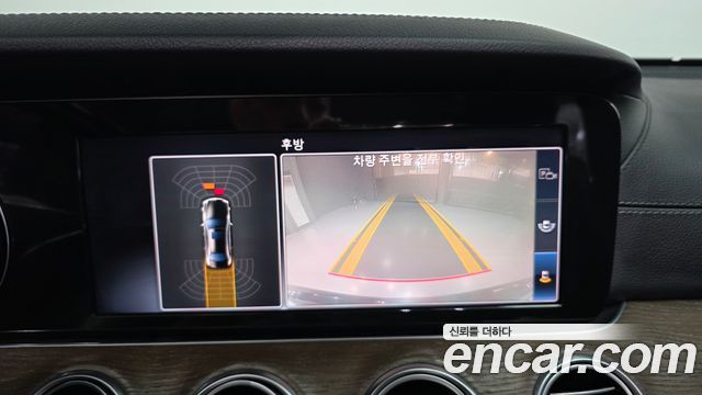 Mercedes-Benz E-Class 2018 — photo 21