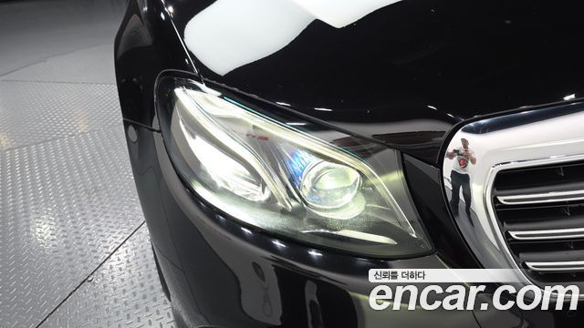Mercedes-Benz E-Class 2018 — photo 8