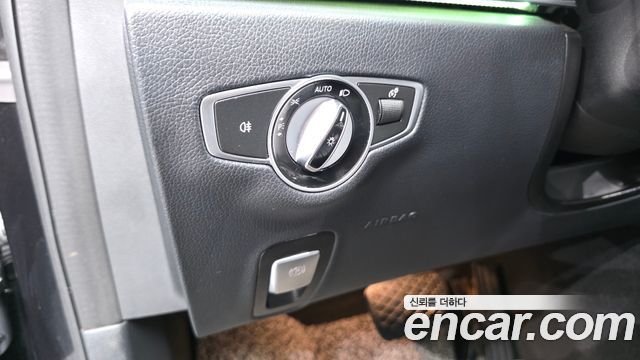 Mercedes-Benz E-Class 2018 — photo 30