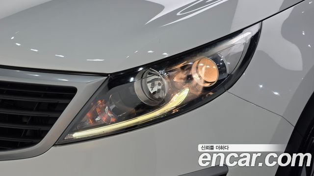 Kia Sportage 2012 — photo 8