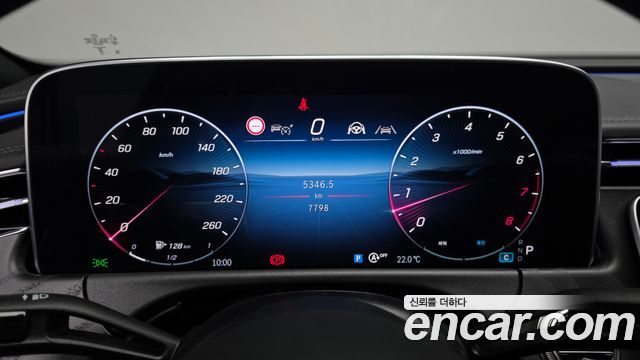 Mercedes-Benz E-Class 2026 — photo 11