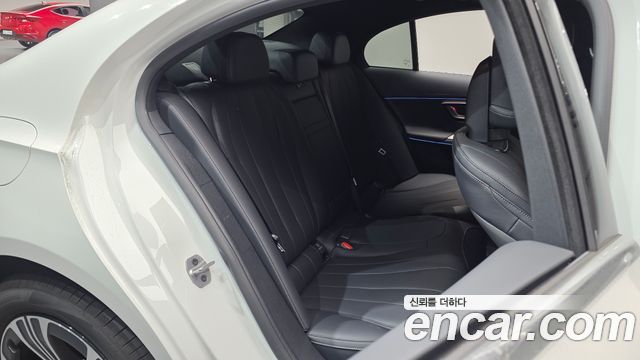 Mercedes-Benz E-Class 2026 — photo 16