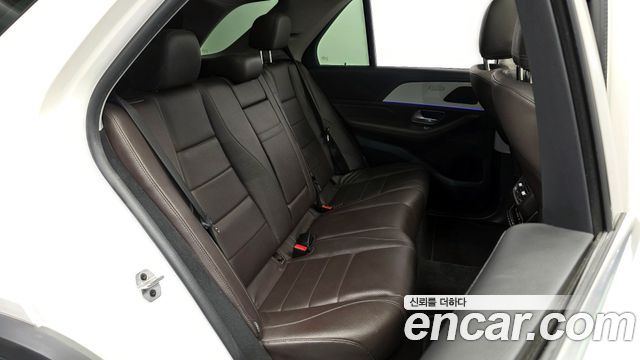 Mercedes-Benz GLE-Class 2021 — photo 11
