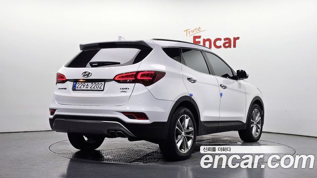 Hyundai Santafe 2016 — photo 2