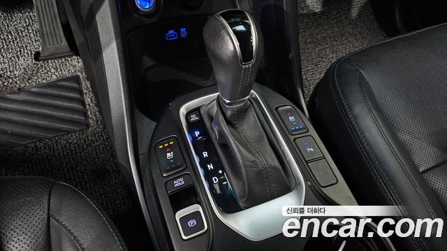 Hyundai Santafe 2016 — photo 9