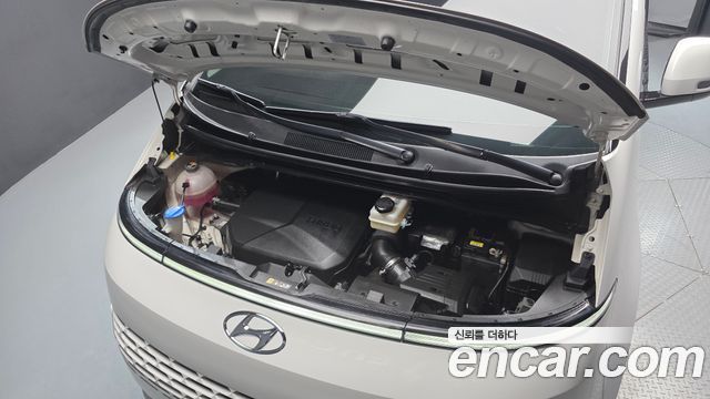 Hyundai Staria 2023 — photo 6
