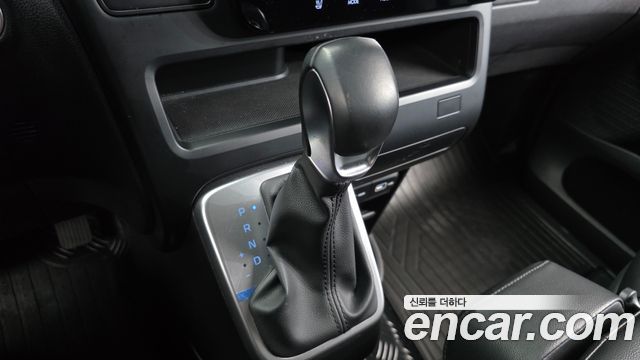 Hyundai Staria 2023 — photo 12