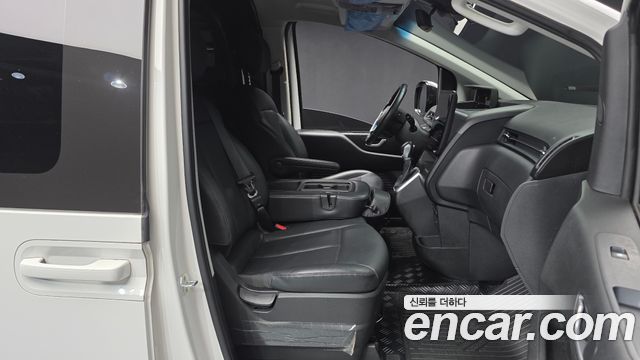 Hyundai Staria 2023 — photo 17