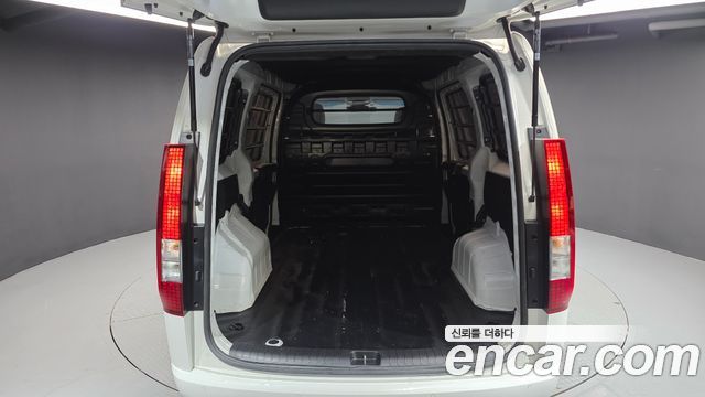 Hyundai Staria 2023 — photo 26