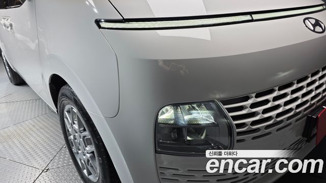 Hyundai Staria 2023 — photo 8