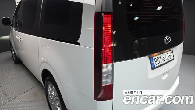 Hyundai Staria 2023 — photo 9