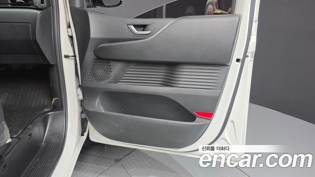 Hyundai Staria 2023 — photo 15