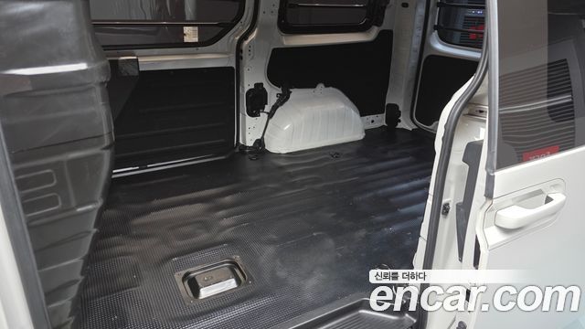 Hyundai Staria 2023 — photo 16