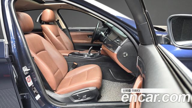 BMW 5-Series 2015 — photo 11