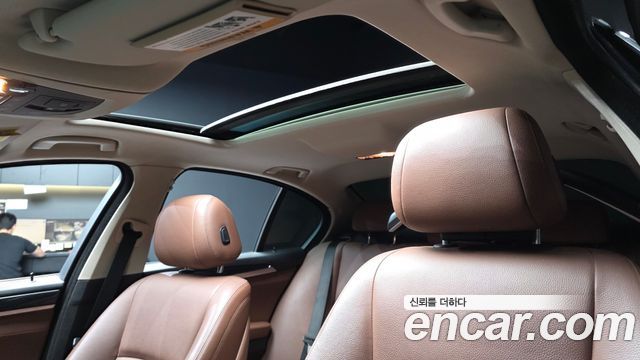 BMW 5-Series 2015 — photo 18
