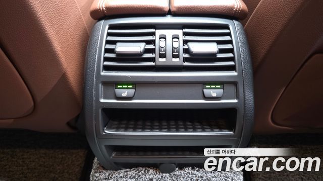 BMW 5-Series 2015 — photo 19
