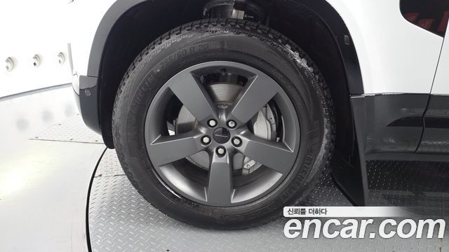 Land Rover Defender 2026 — photo 5