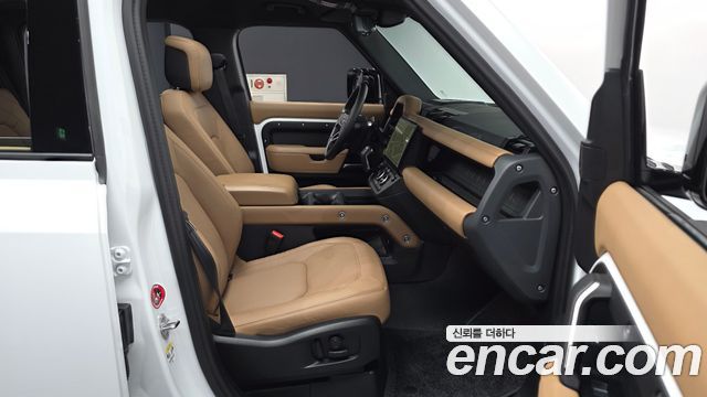 Land Rover Defender 2026 — photo 11