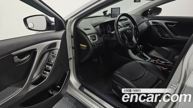 Hyundai AVANTE 2016 — photo 11