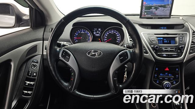Hyundai AVANTE 2016 — photo 13