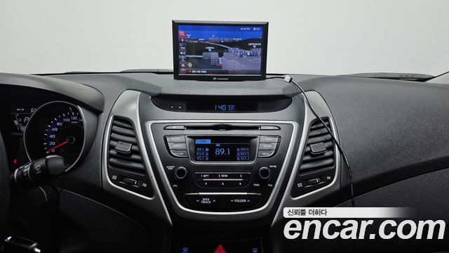 Hyundai AVANTE 2016 — photo 14