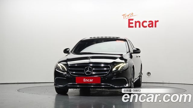 Mercedes-Benz E-Class 2020 — photo 3