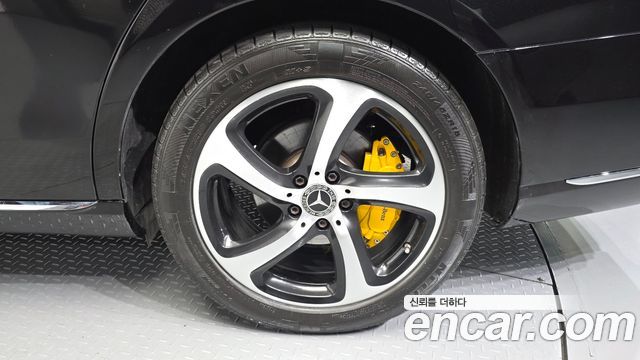Mercedes-Benz E-Class 2020 — photo 5