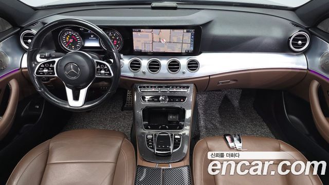 Mercedes-Benz E-Class 2020 — photo 10