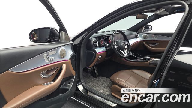 Mercedes-Benz E-Class 2020 — photo 13