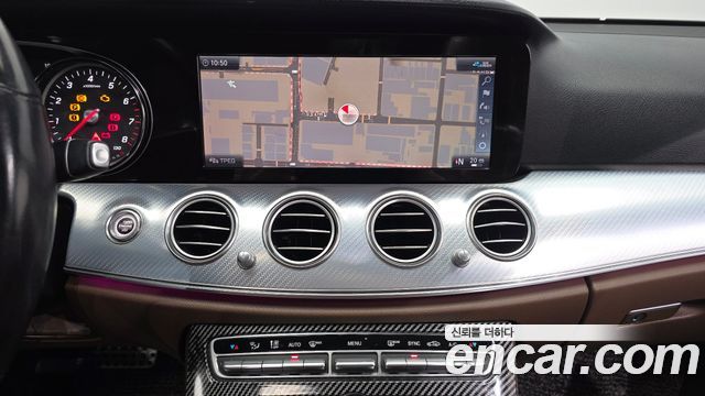 Mercedes-Benz E-Class 2020 — photo 20