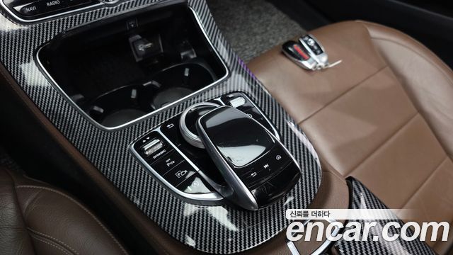 Mercedes-Benz E-Class 2020 — photo 30