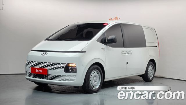 Hyundai Staria 2022 — photo 1