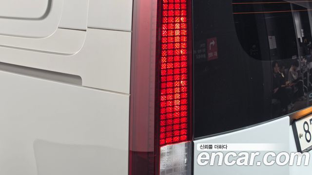 Hyundai Staria 2022 — photo 9