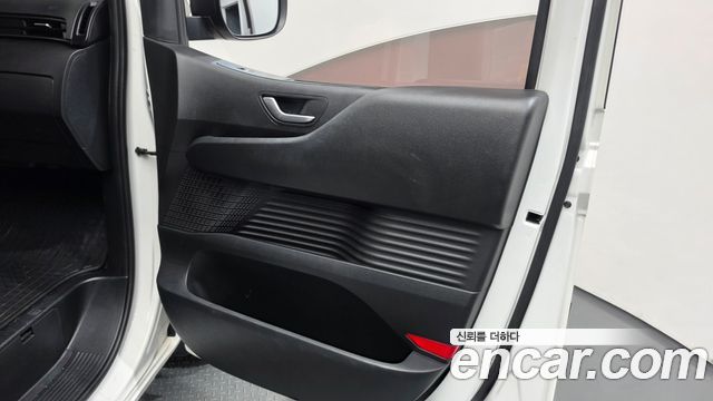 Hyundai Staria 2022 — photo 14
