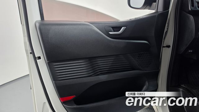 Hyundai Staria 2022 — photo 15