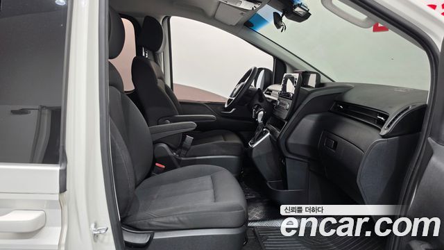 Hyundai Staria 2022 — photo 16