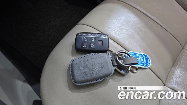 Land Rover Range Rover Evoque 2018 — photo 18