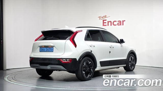 Kia Niro 2023 — photo 2