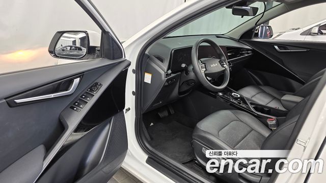 Kia Niro 2023 — photo 13