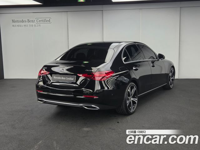 Mercedes-Benz C-Class 2024 — photo 3