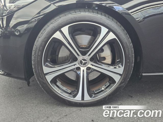 Mercedes-Benz C-Class 2024 — photo 5
