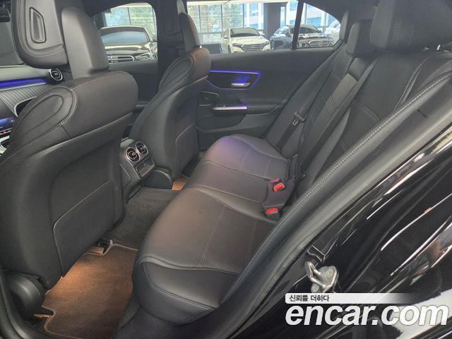 Mercedes-Benz C-Class 2024 — photo 13