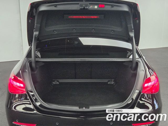 Mercedes-Benz C-Class 2024 — photo 14