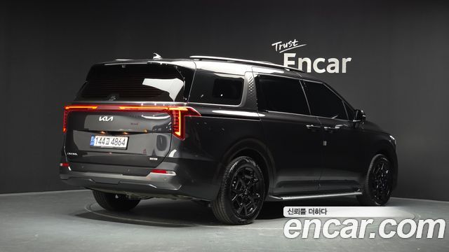 Kia Canival 2025 — photo 2