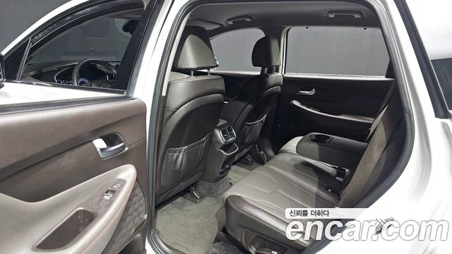 Hyundai Santafe 2019 — photo 18